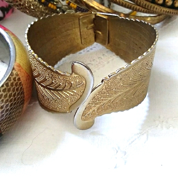 🦊 10 Bracelets Bangles Cuff Clamp Beaded Vintage - Picture 3 of 6